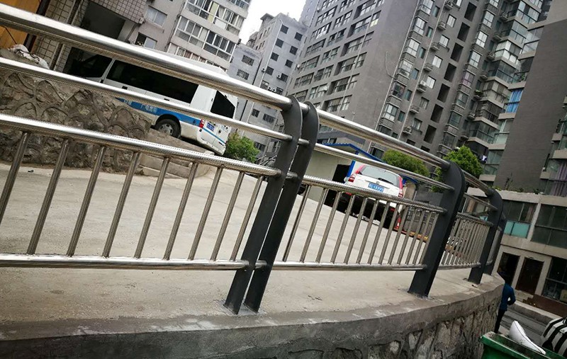 道路護欄